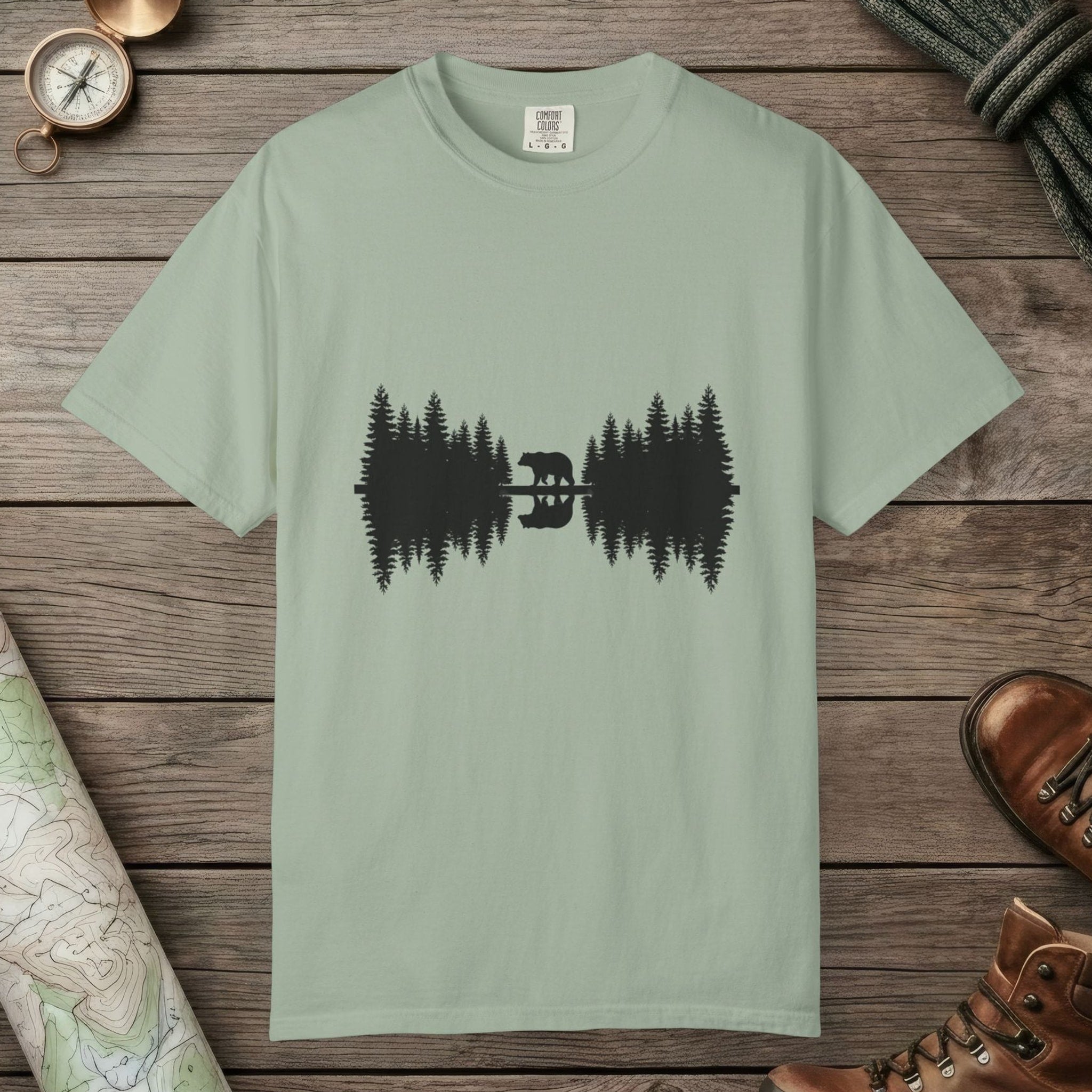 Bay color unisex graphic t-shirt with "Bear Reflection" design