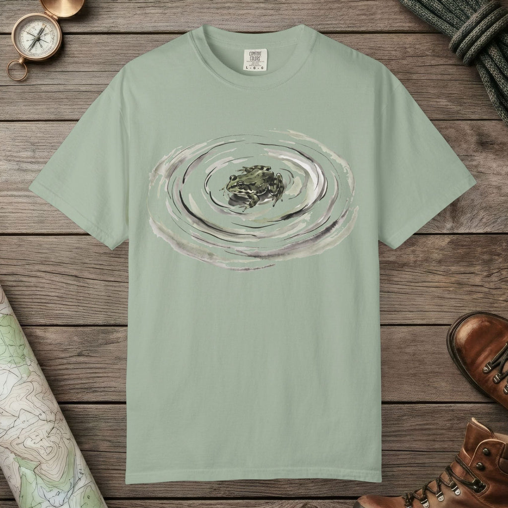 Bay color unisex graphic t-shirt with "Frog Swimming" design
