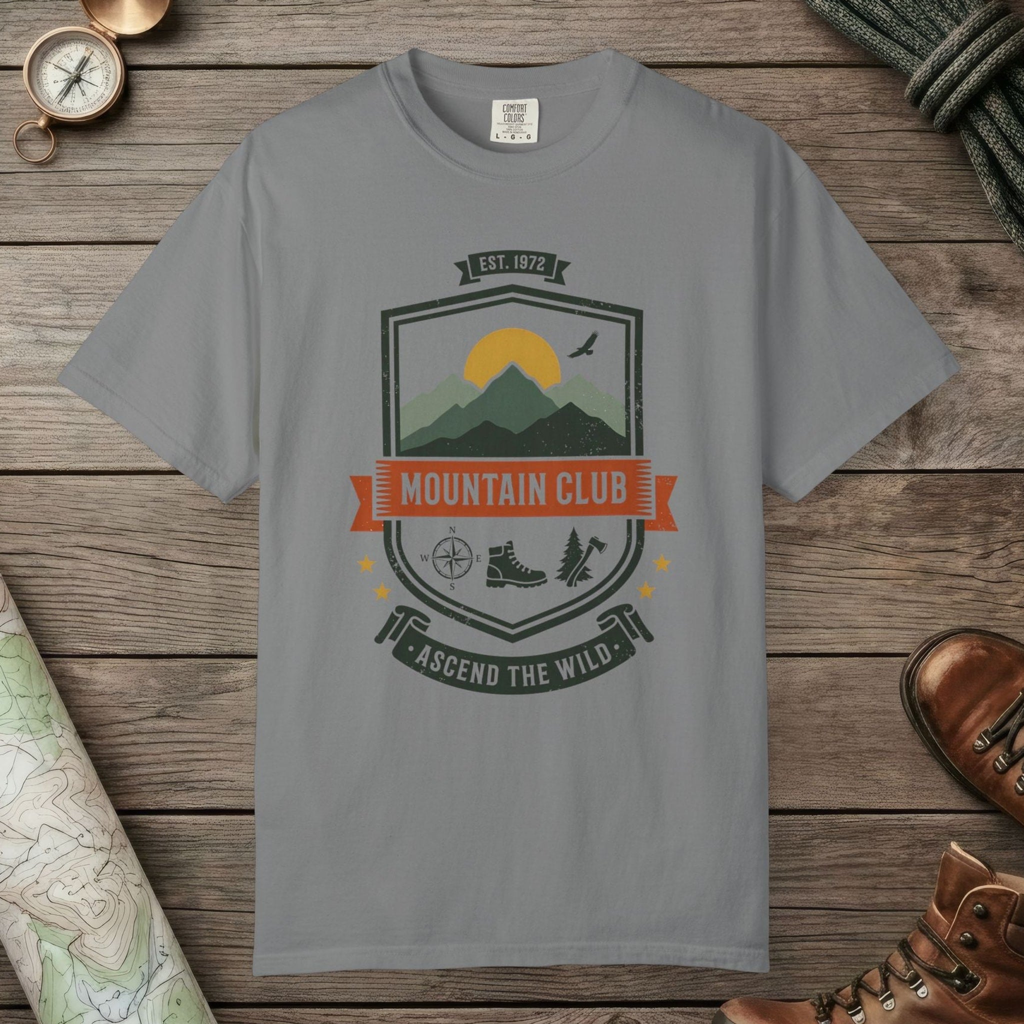 Grey color unisex graphic t-shirt with "Mountain Club" design